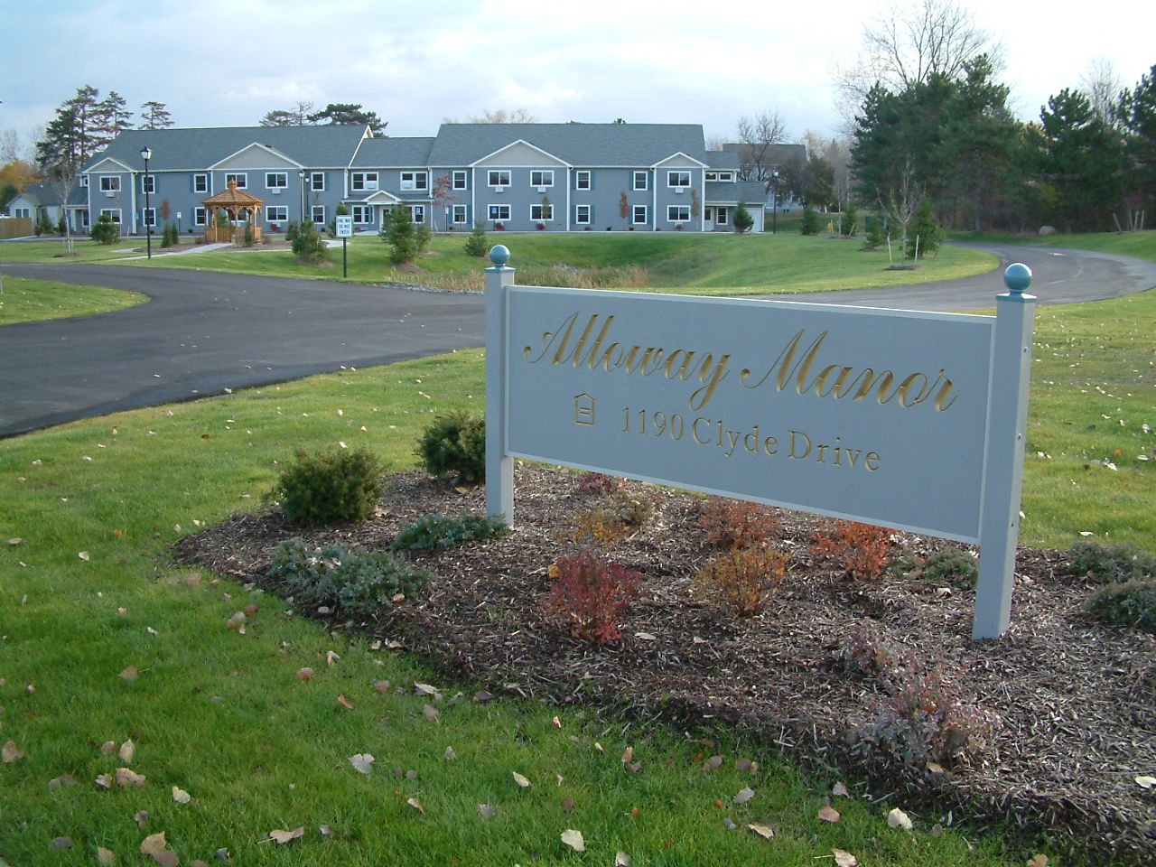 Alloway Manor Apartments in Farmington, NY